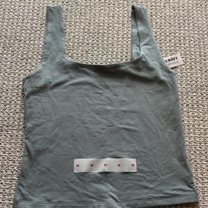 Old navy tank top size M